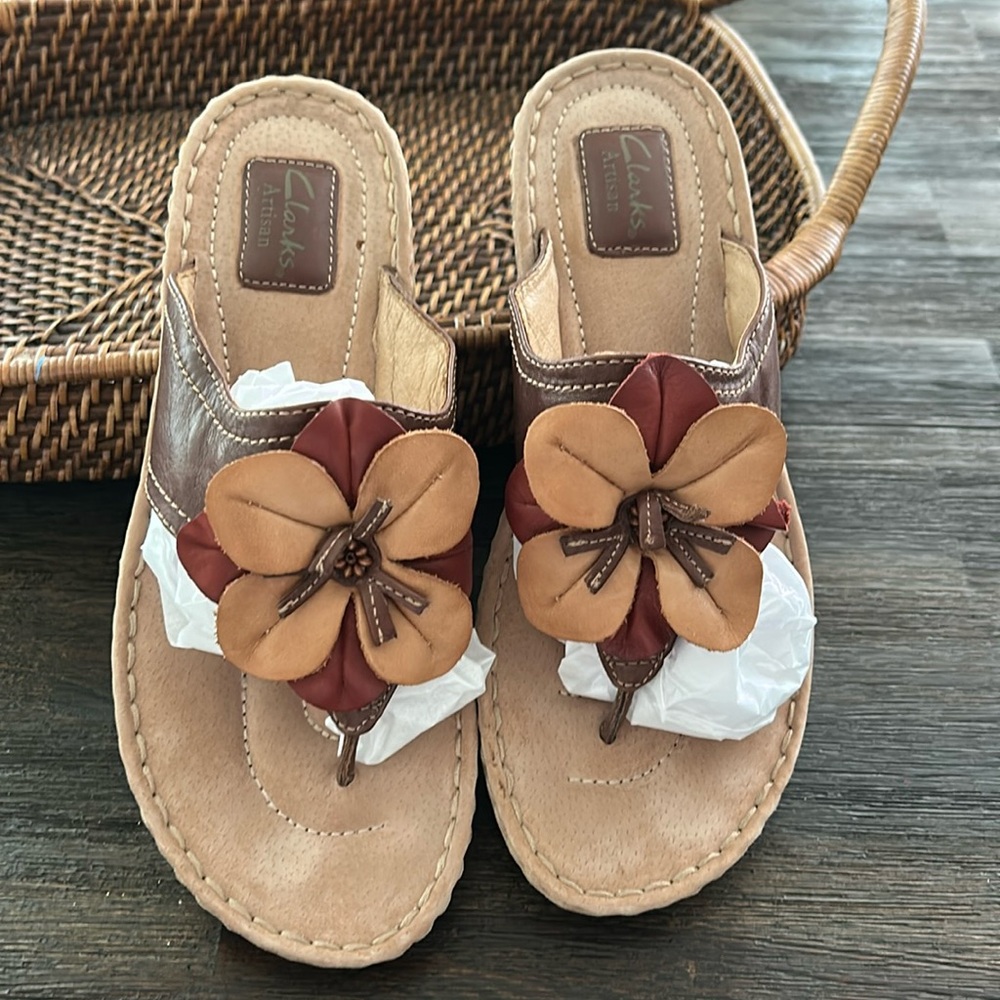 CLARKS ARTISAN LATIN SAMBA THONG WOMEN’S THONG SANDAL 9.5M